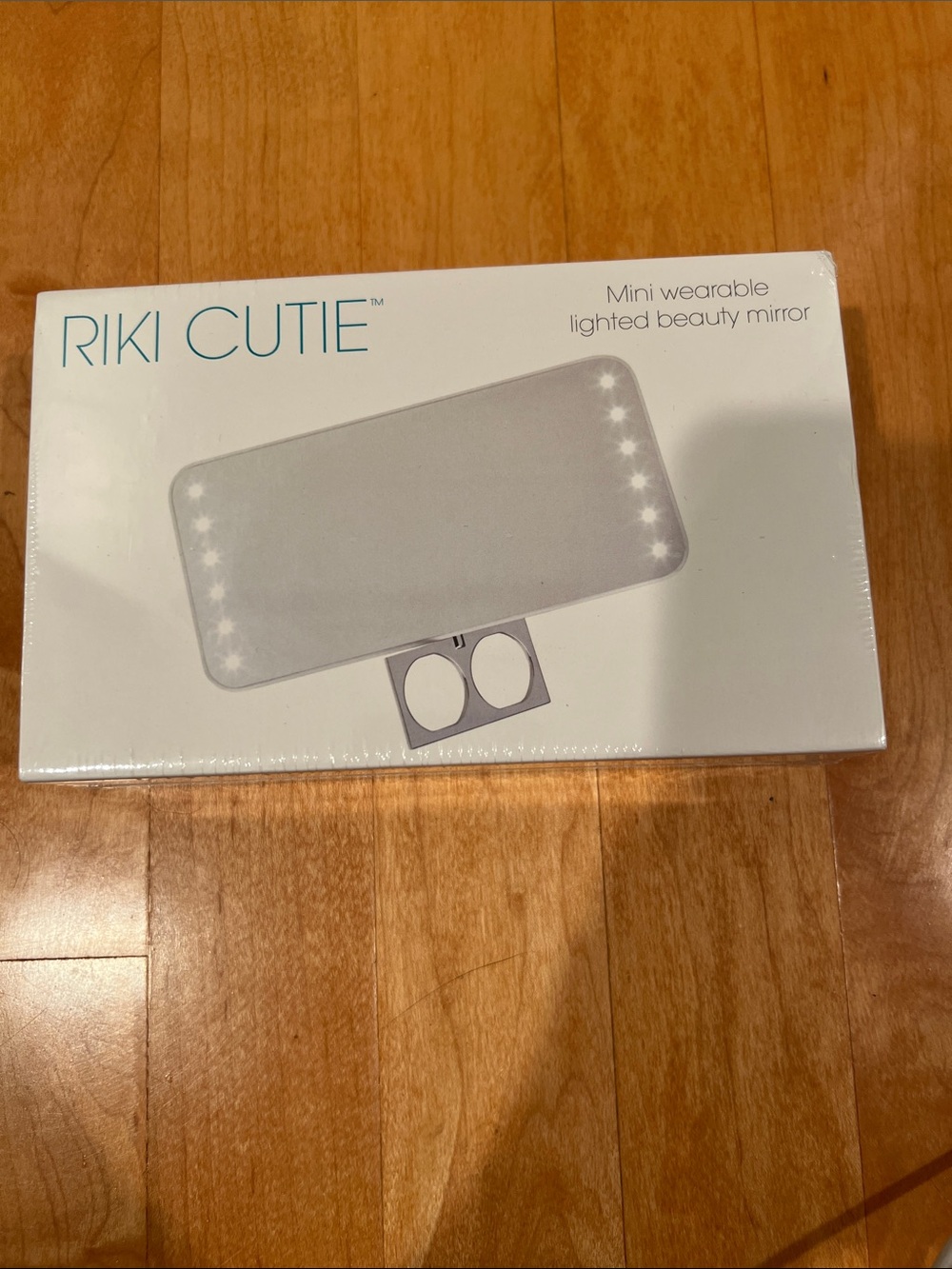Riki Cutie Mini Wearable Lighted Beauty Mirror - White